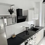 City-apartment Fuer Familien 5 Per, 8 Min Zum Hbf! * Mönchengladbach